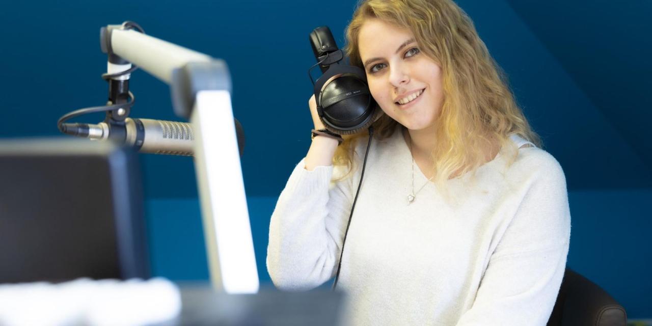 9 Tips to Excel in Conducting Podcast Interviews 9 Tips to Excel in Conducting Podcast Interviews